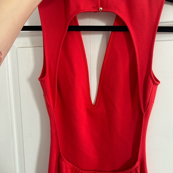 Guess V Neck Red Sleeveless Dress - Picture 3 of 6